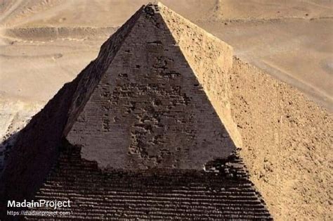 Pyramid of Khafre - Madain Project (en)