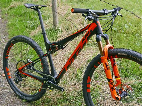 KTM lays up race ready XC full suspension Scarp & hardtail Myroon in new light Sonic editions ...