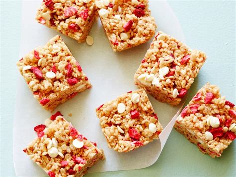 No-Bake Healthy Strawberry-Almond Cereal Bars Recipe | Food Network ...