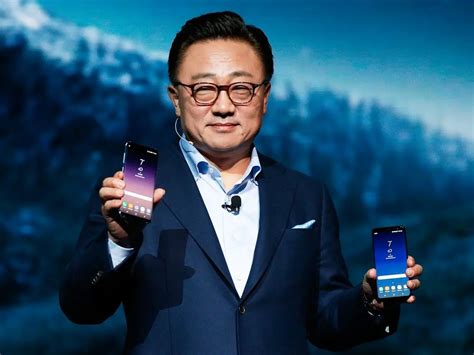 Samsung CEO apologizes for slowed down smartphones