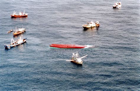 Senegal town remembers 1,863 victims of 2002 ferry disaster | Daily Sabah