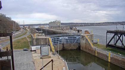 Webcam Keokuk, Iowa, USA - View of one of the longest locks ...