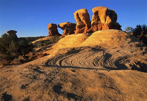 Spectacular Hoodoos In Devil's Garden Photograph by Jerry Ginsberg - Fine Art America