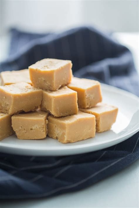 Easy Peanut Butter Fudge Recipe - Lauren's Latest