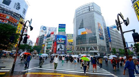 Shibuya Crossing in Shibuya - Tours and Activities | Expedia.ca