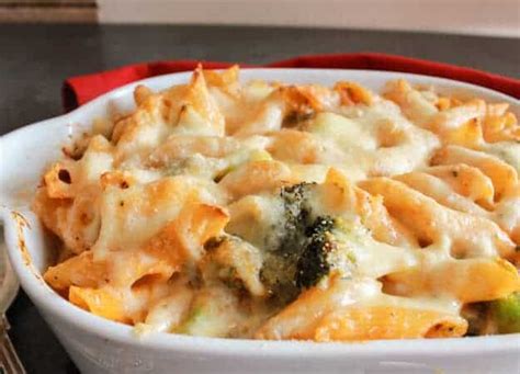 Cheesy Broccoli Pasta Bake