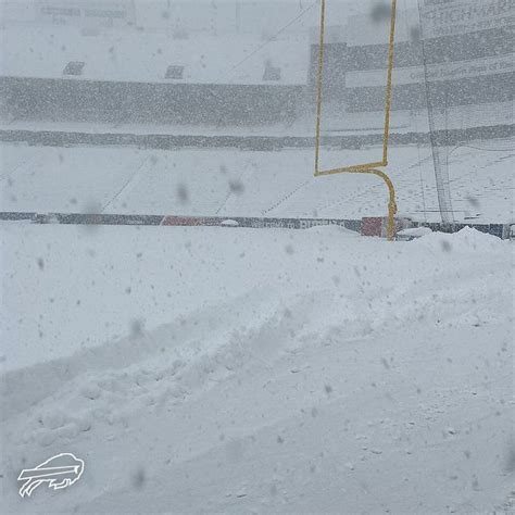 Can NFL games be played in snow?