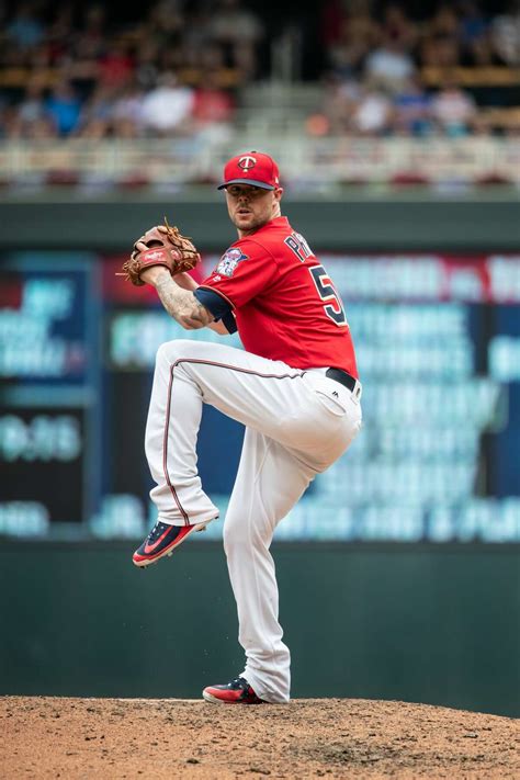 Ryan Pressly returns to Texas to bolster Astros' bullpen