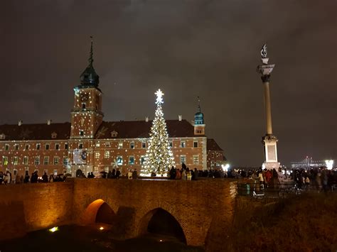 Warsaw Old Town before Christmas : r/CityPorn