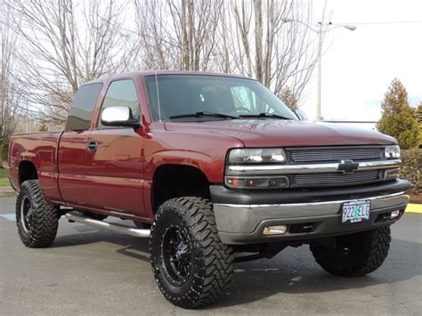 2001 Chevrolet Silverado 1500 LS / 4X4 / 4-Door Extended Cab/ LIFTED LIFTED