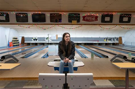 A Maine community comes together to save a candlepin bowling tradition ...