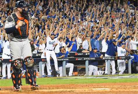 Dodgers win Game 1 of World Series in pitchers' duel - CBS News