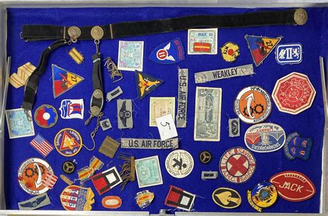 Lot - COLLECTION OF MILITARY PATCHES