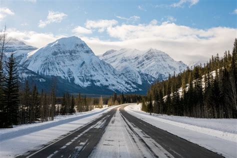 4 Reasons to visit Jasper, Alberta in Winter – Bearfoot Theory