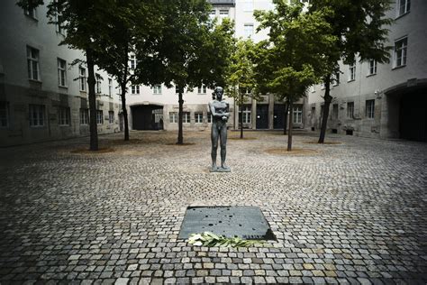 Germany honors resisters who tried to assassinate Hitler