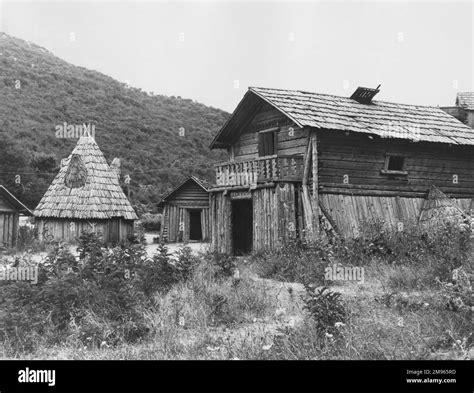 Traditional houses in Norway Stock Photo - Alamy