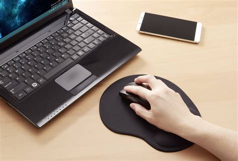 Why You Need An Ergonomic Mouse Pad - Lemony Blog