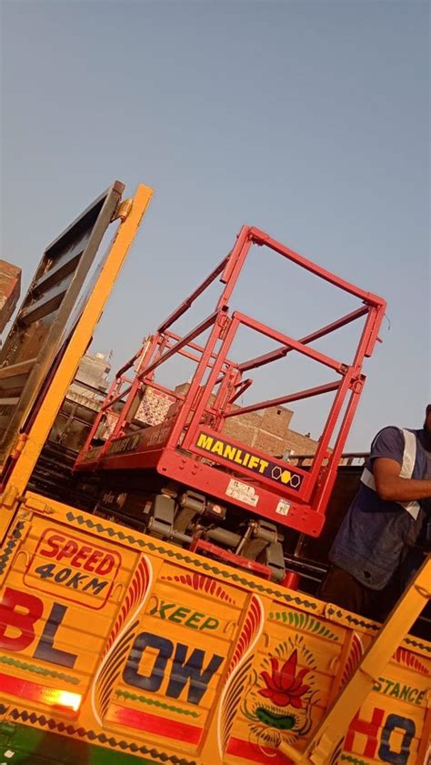 Scissor Lift Rental Service, Minimum Rental Duration: 1-4 Days at Rs 6200/day in Kolkata