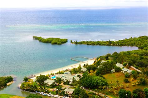 Turquoise Bay - Roatan, Honduras