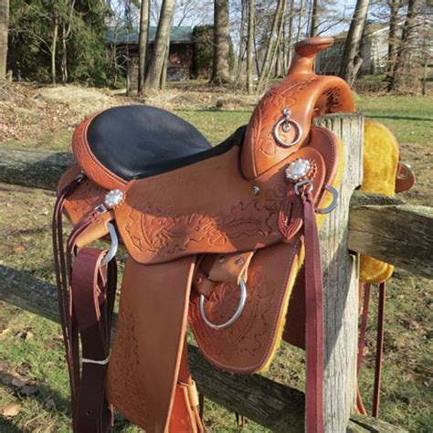 Imus 4-Beat Gaited Saddle with Custom Acorn Leaf Tooling – Phoenix Rising Saddles Gaited Horse Tack