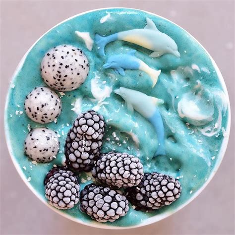 Smoothie Bowl Recipes on Instagram: “Ocean Smoothie Bowl by @alphafoodie 🌊🐬💙 I made this using f ...