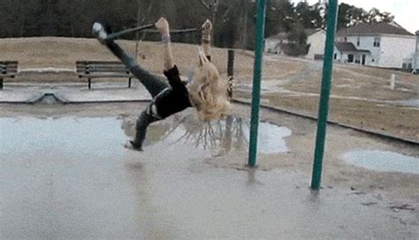 39 Amusing GIFs Of People Falling - Funny Gallery | eBaum's World