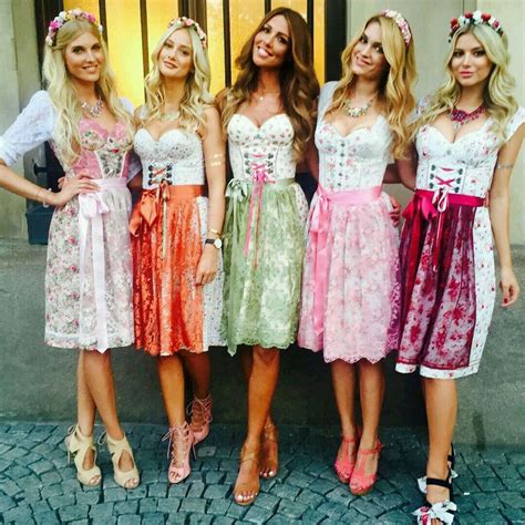 Pin von Igori auf GERMAN GIRLS | Oktoberfest outfit, Dirndl, Oktoberfest dirndl