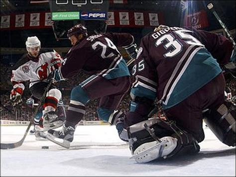 Stanley Cups Finals: Game 2 - Photo 11 - CBS News