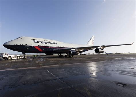 BA Unveils Its Retro Landor Boeing 747 Livery – London Air Travel