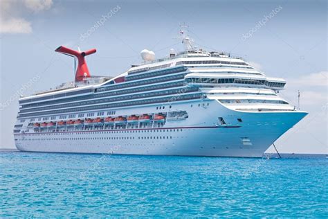 Luxury Cruise Ship — Stock Photo © TallyPic #17434817