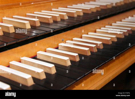 Pipe organ keyboard hi-res stock photography and images - Alamy