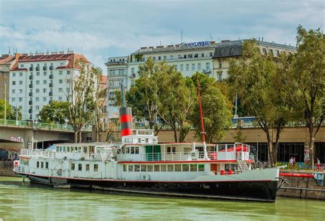 Cruise ship in Vienna - Creative Commons Bilder