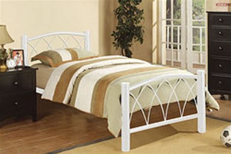 Single Metal Bed in White IF111 - Bedroom Depot