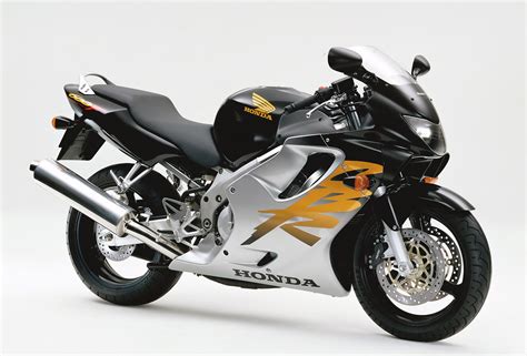 Moto del día: Honda CBR 600 F4 (1999) | espíritu RACER moto