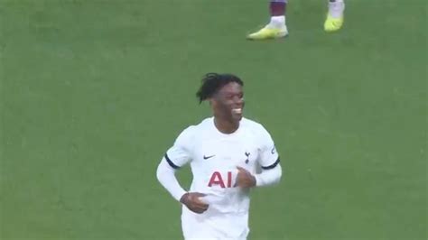 Destiny Udogie Tottenham Debut against West Ham - YouTube