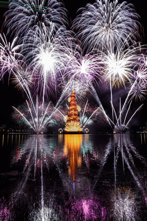 In Rio de Janeiro, Brazil, the 85-meter floating Christmas tree was ...