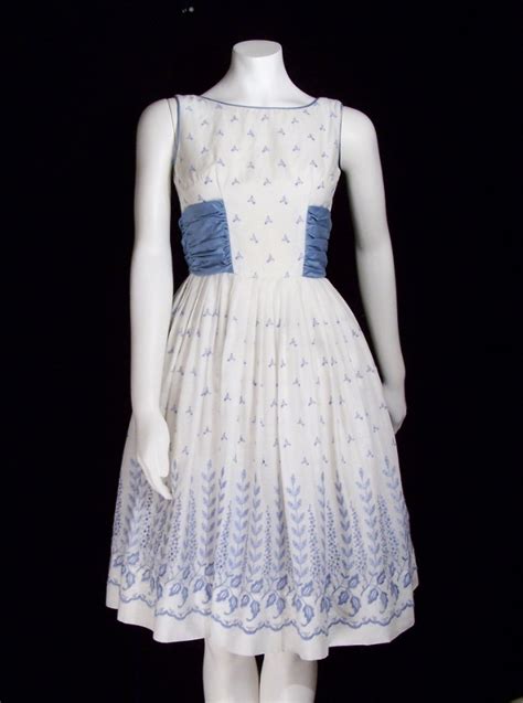 File:1950s vintage dress.jpg - Wikimedia Commons