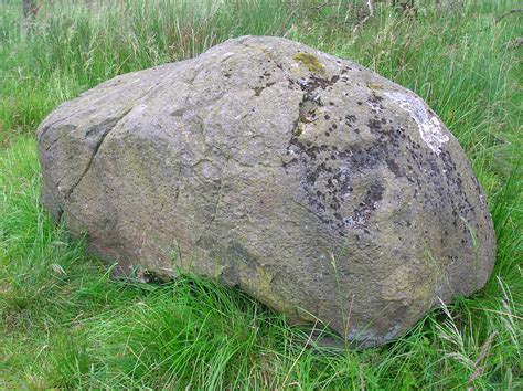 File:Cuff Hill logan stone 2.JPG - Wikimedia Commons