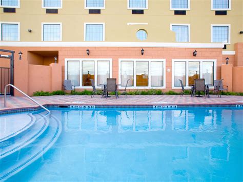 Hotel in Jourdanton, TX | Holiday Inn Express & Suites Jourdanton-Pleasanton