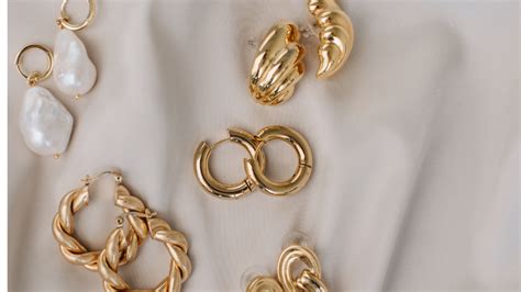 Imitation Jewellery – Newest Materials and Techniques you need to know ...