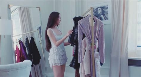 Your guide to all of Jisoo's outfits in the music video 'Flower'