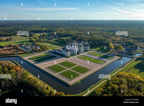 Chambord chateau forest hi-res stock photography and images - Alamy