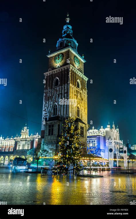 Krakow old city at night. Market Square at night Stock Photo - Alamy