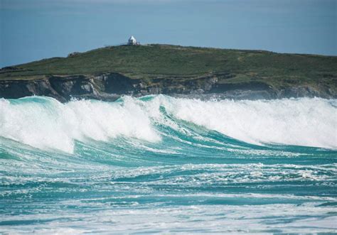 15 Best Surfing Beaches in Cornwall, England - Goats On The Road