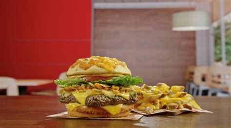 Wendy’s Launches Loaded Nacho Cheeseburger and Queso Fries