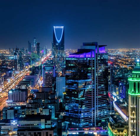 Kingdom-Tower-Riyadh-Saudi-Arabia.- Travel Off Path