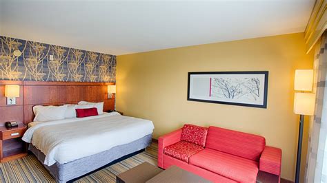 Courtyard by Marriott Fargo Moorhead | Make Room for a Little Fun