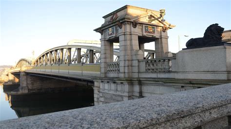 Rochester Bridge closed tonight for clean up