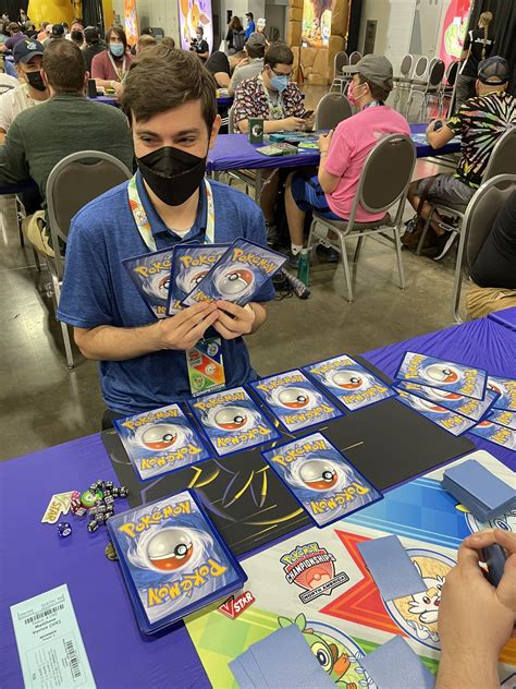 Pokemon TCG player competes with jumbo cards at NAIC 2022 - Inven Global