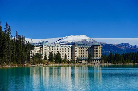 10 Reasons To Stay At Fairmont Chateau Lake Louise - Forever Lost In Travel